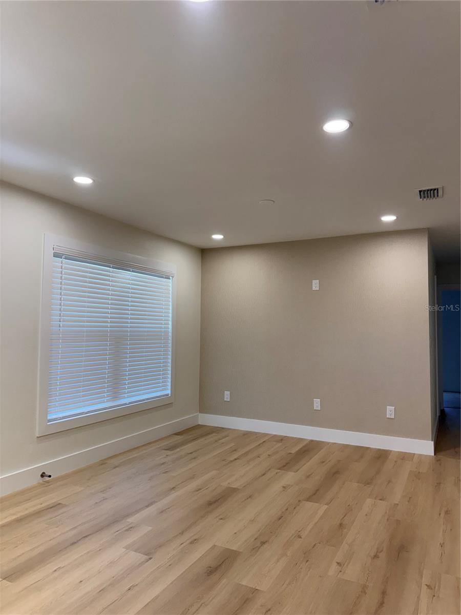 Image 17 of 44 For 1908 51st Avenue W