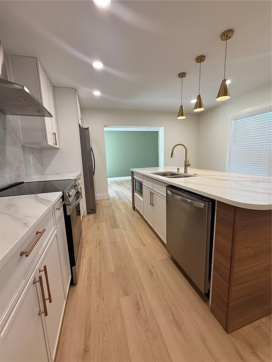 Image 4 of 44 For 1908 51st Avenue W