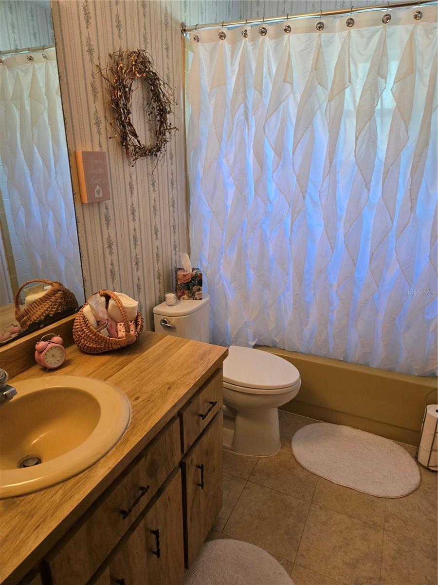 Image 14 of 16 For 2900 49th Street