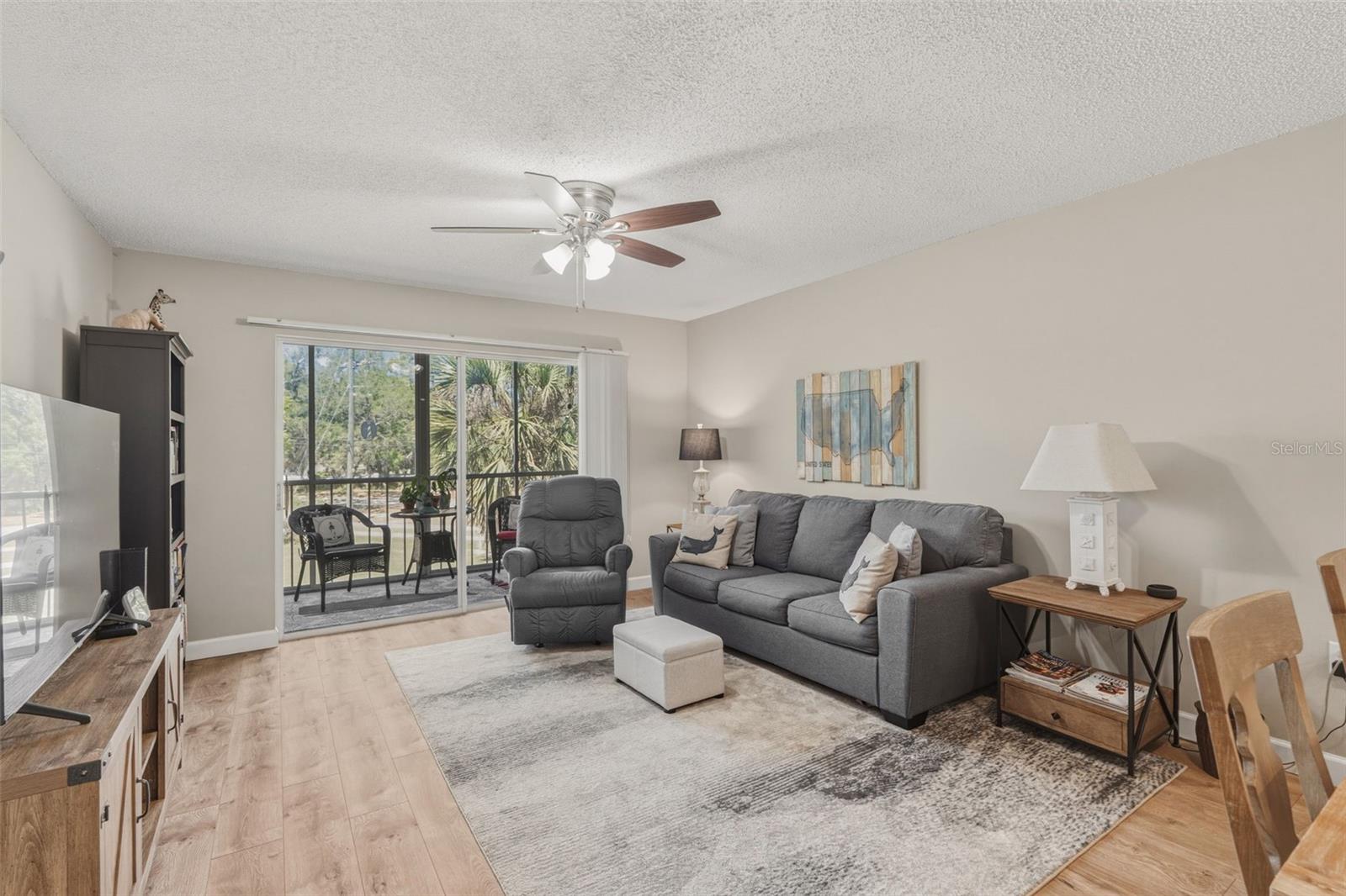 Image 15 of 29 For 1520 Glen Oaks Drive E 247