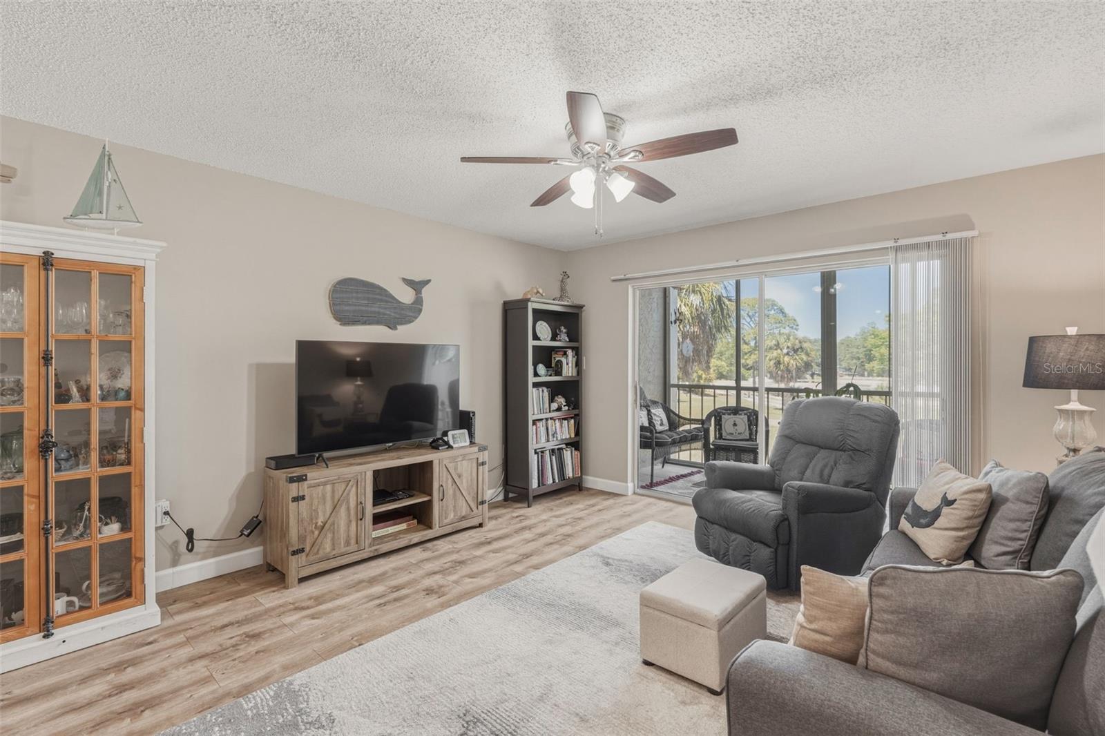 Image 16 of 29 For 1520 Glen Oaks Drive E 247