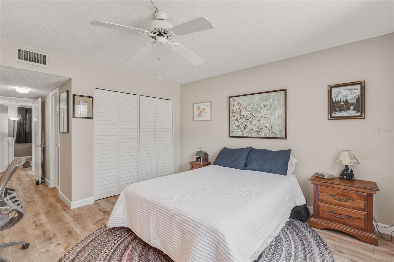 Image 18 of 29 For 1520 Glen Oaks Drive E 247