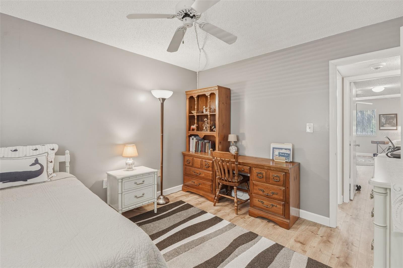 Image 23 of 29 For 1520 Glen Oaks Drive E 247