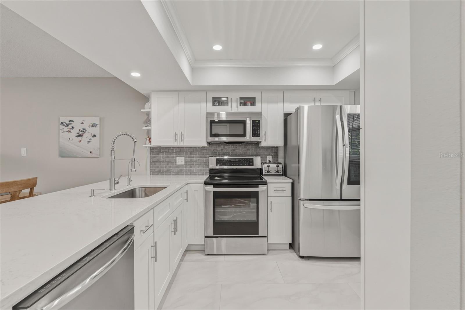 Image 8 of 29 For 1520 Glen Oaks Drive E 247