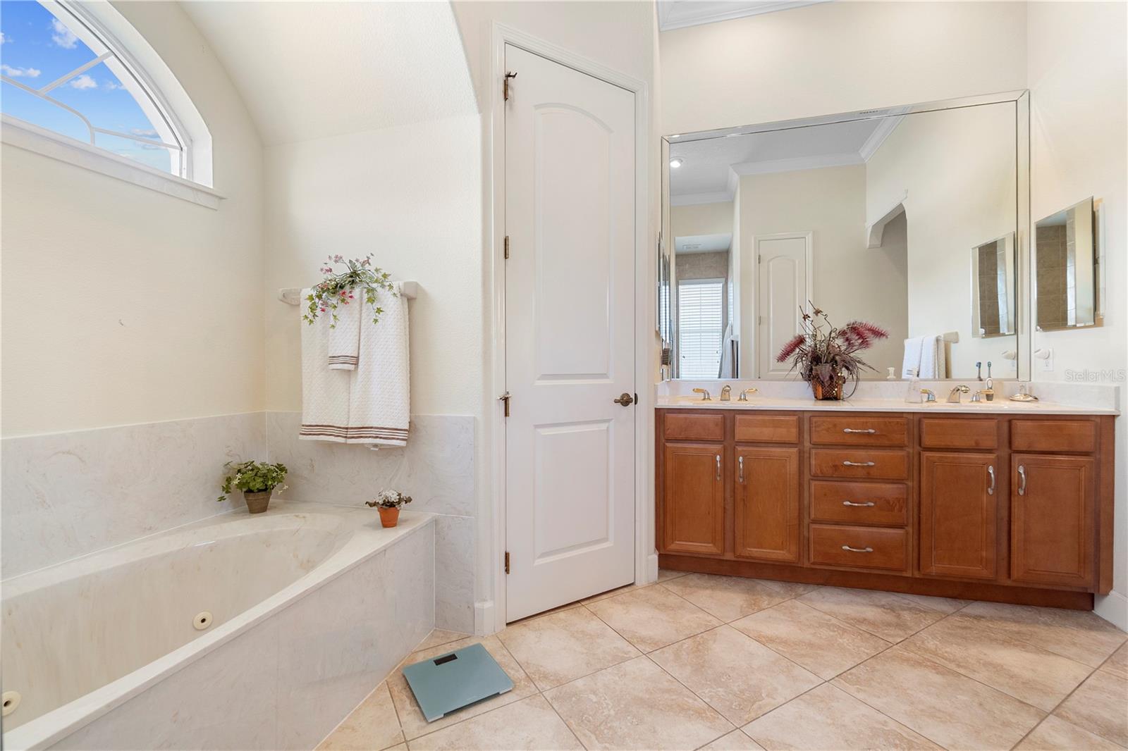 Image 33 of 52 For 6426 10th Street