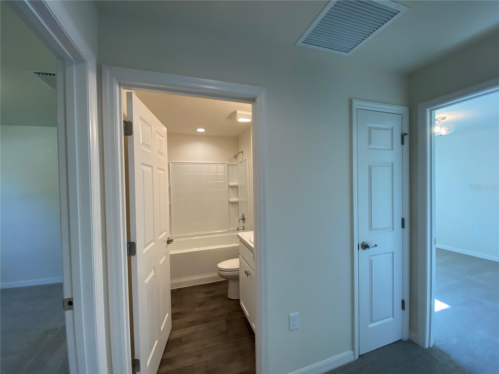Image 20 of 32 For 8190 Wakefield Drive