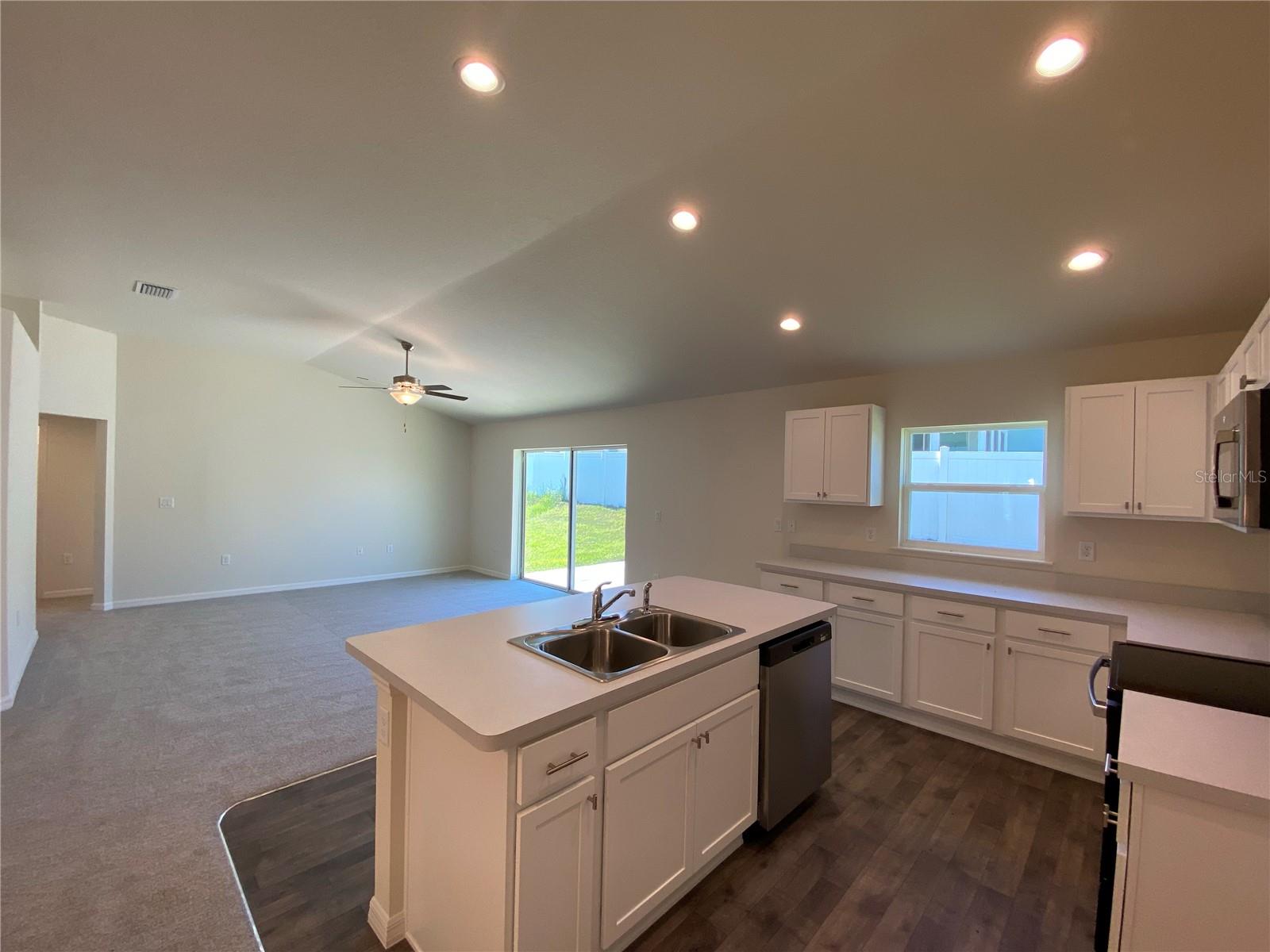 Image 6 of 32 For 8190 Wakefield Drive