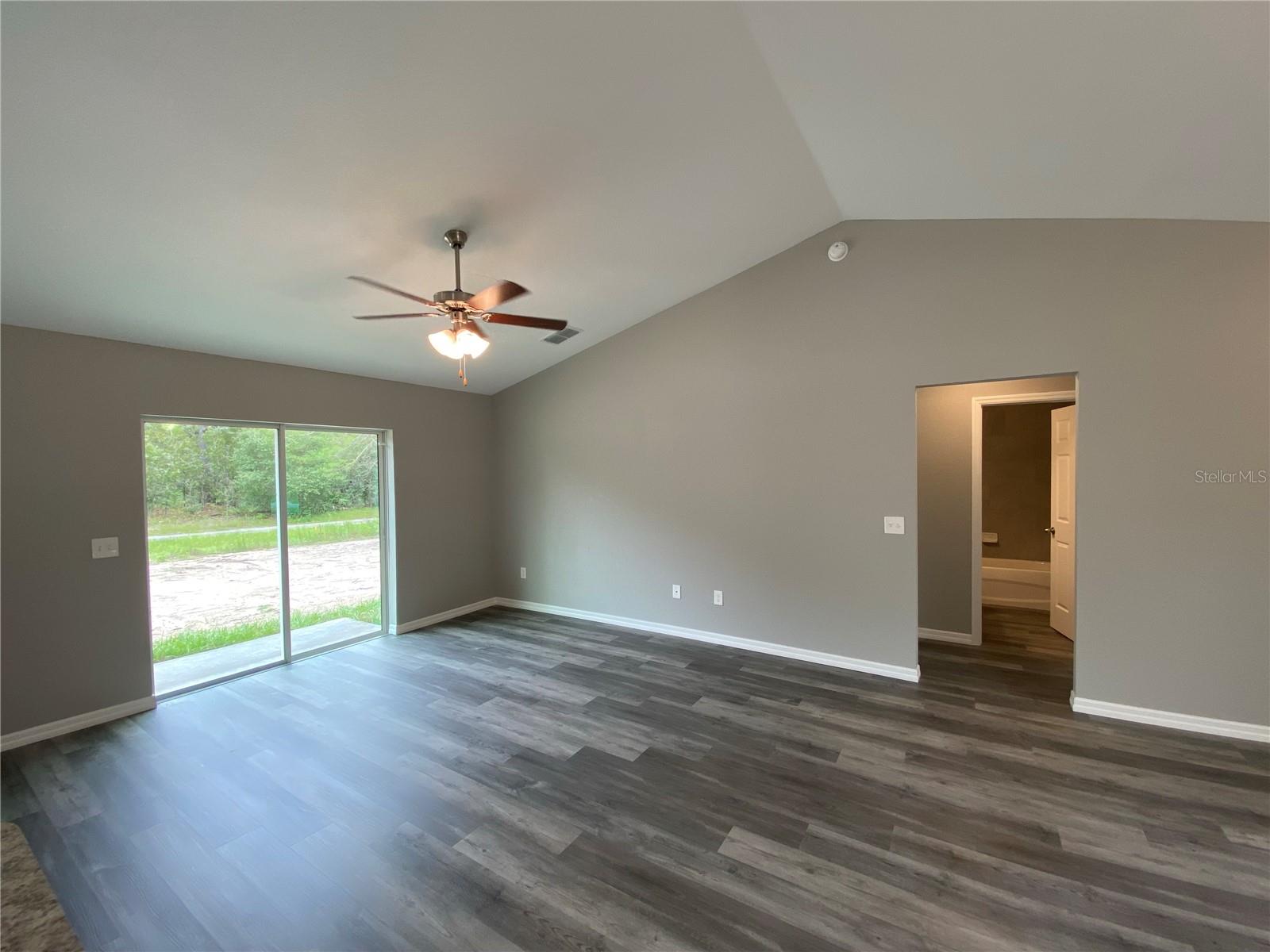 Image 5 of 25 For 15945 57th Terrace Road