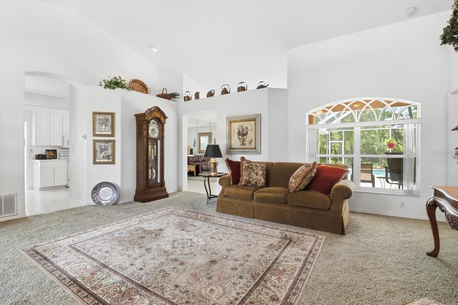 Listing photo id 9 for 4 Poppy Court