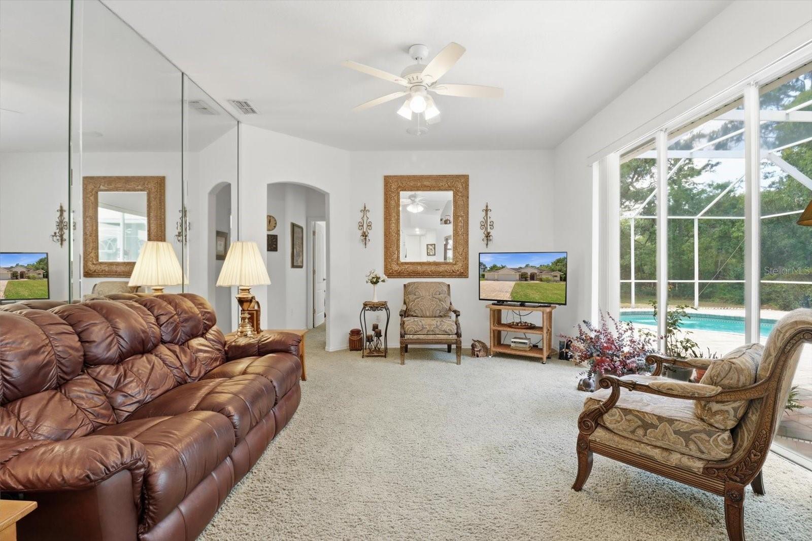 Listing photo id 17 for 4 Poppy Court