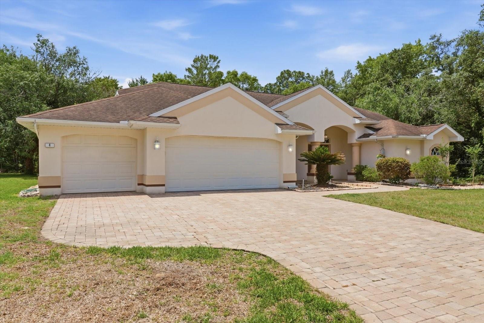 Listing photo id 3 for 4 Poppy Court