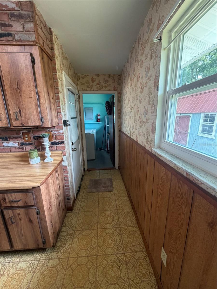 Image 18 of 26 For 6105 57th Court