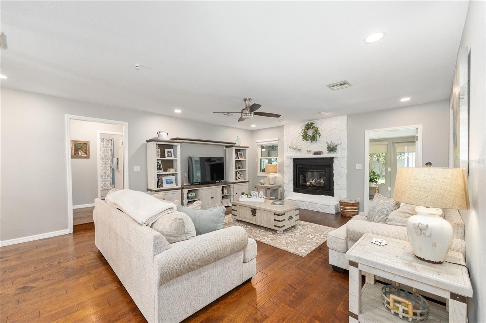 Image 9 of 49 For 3375 1st Avenue
