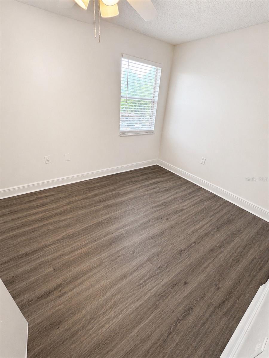 Image 11 of 13 For 1181-1181 Bentley Road 4