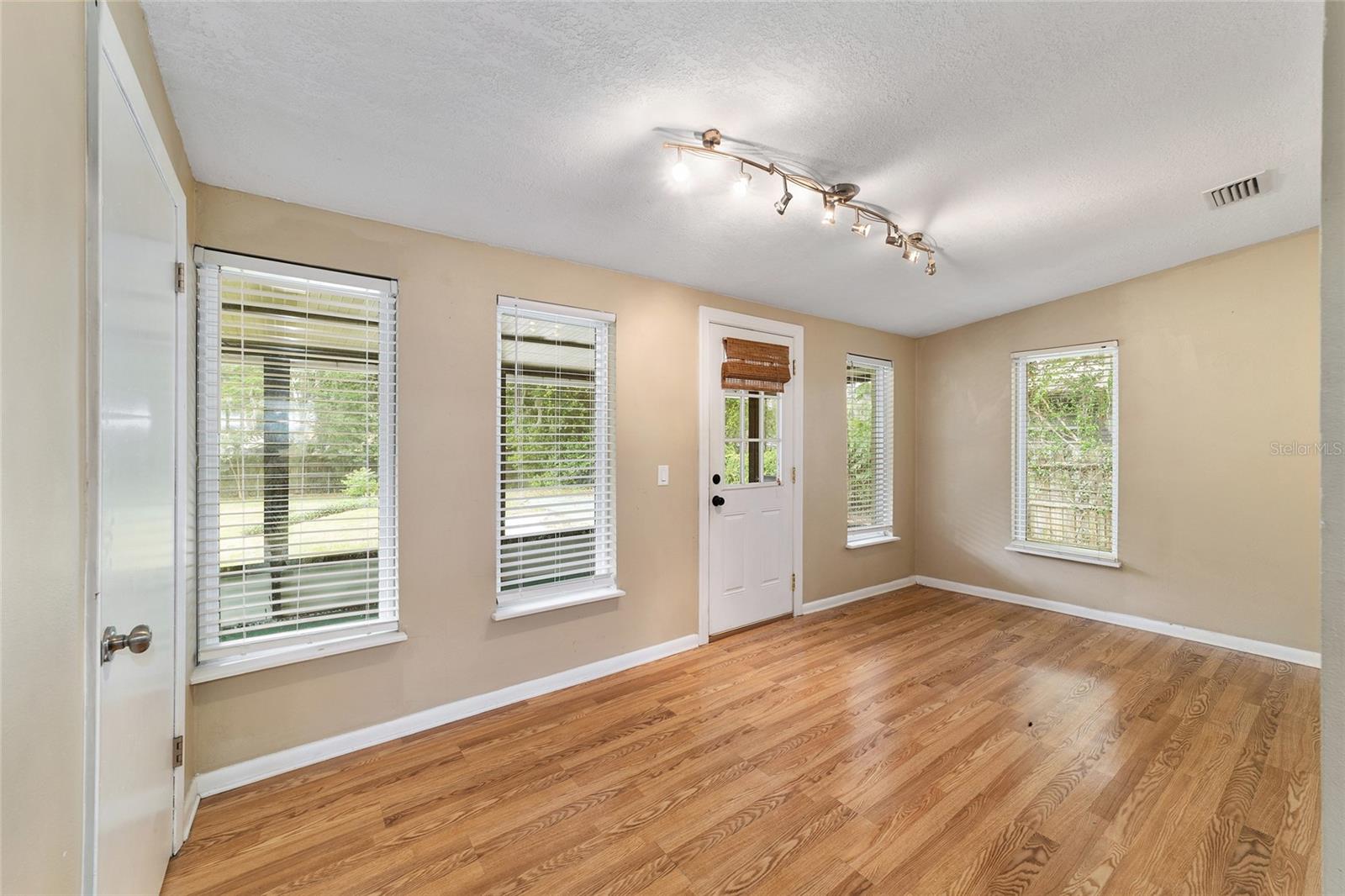 Image 19 of 46 For 2936 13th Street