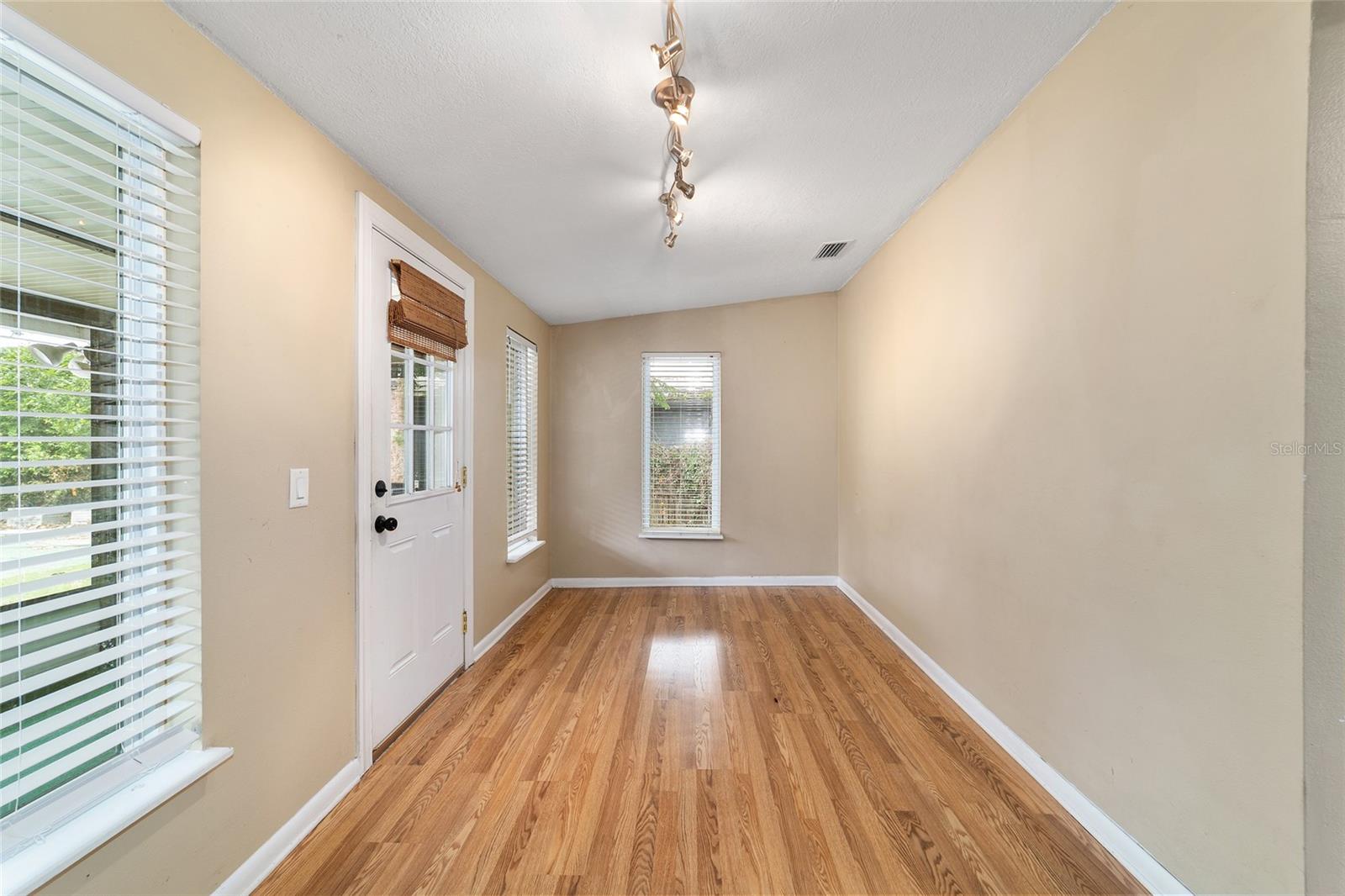 Image 20 of 46 For 2936 13th Street