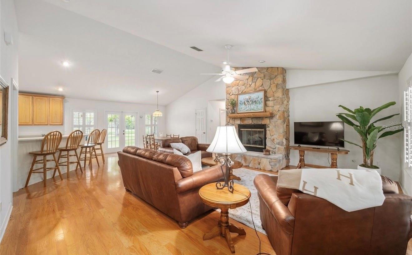 Image 11 of 29 For 7330 137th Avenue