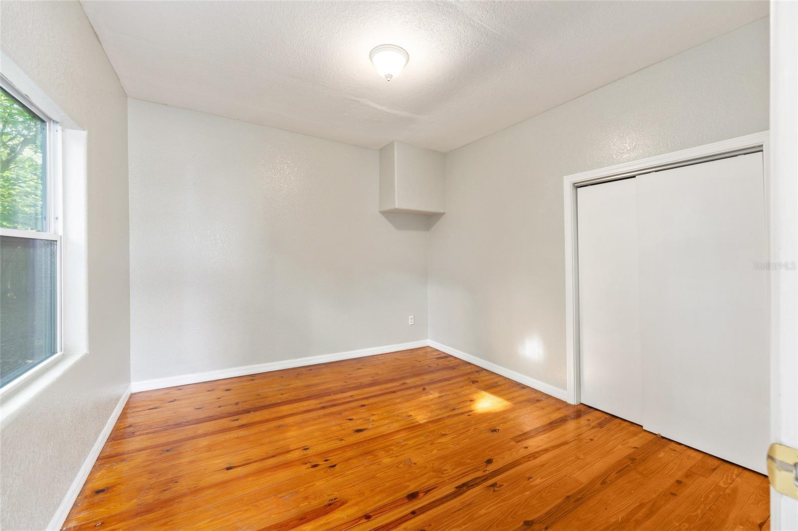 Image 11 of 24 For 1420 23rd Street