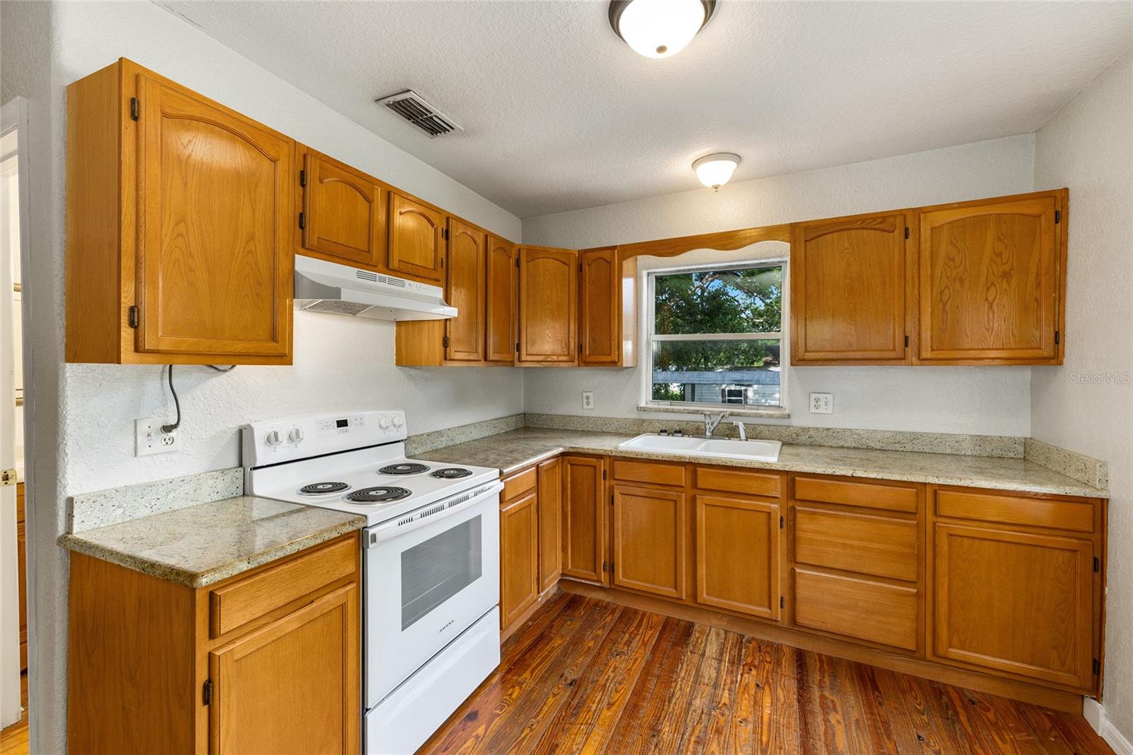 Image 15 of 24 For 1420 23rd Street