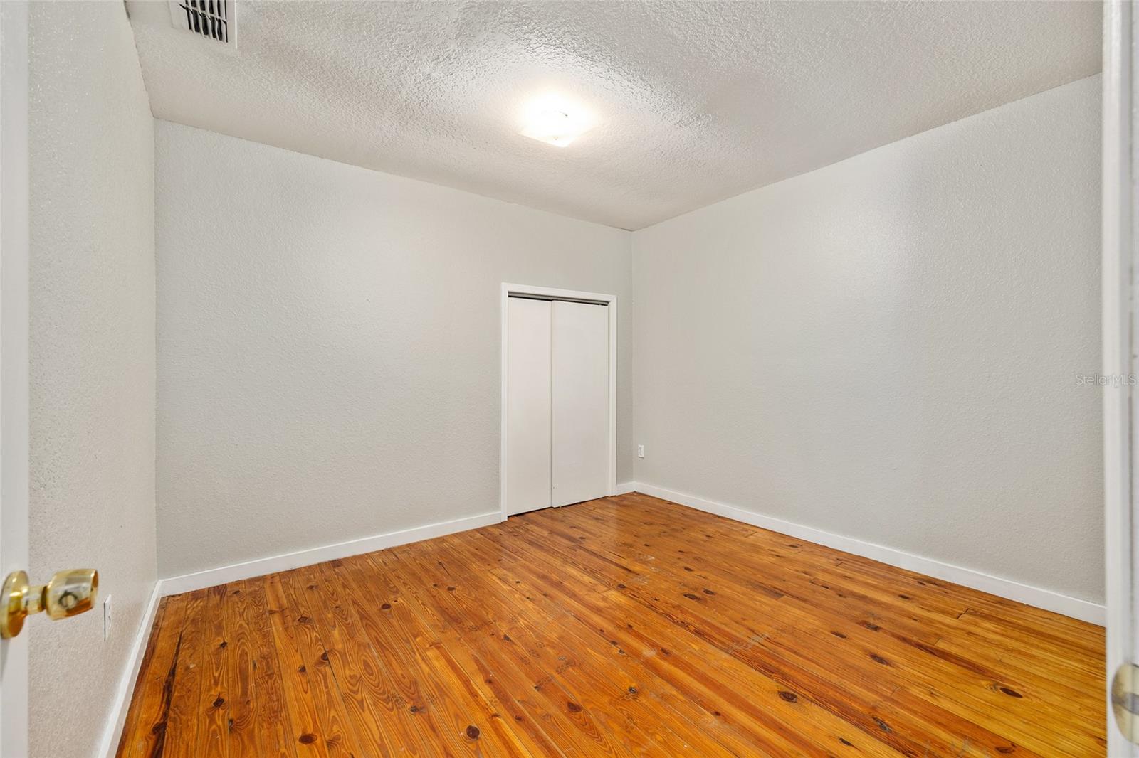Image 17 of 24 For 1420 23rd Street