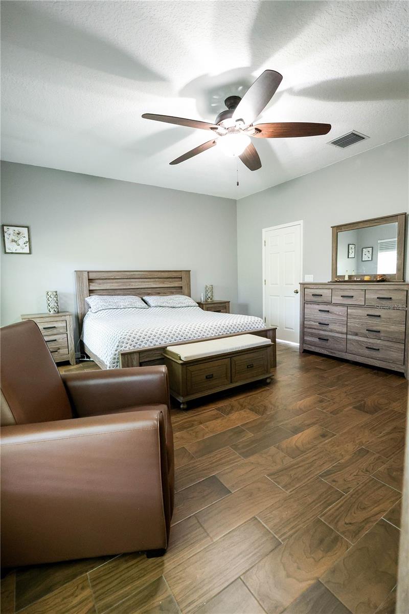 Image 17 of 32 For 19019 Callaway Court 39
