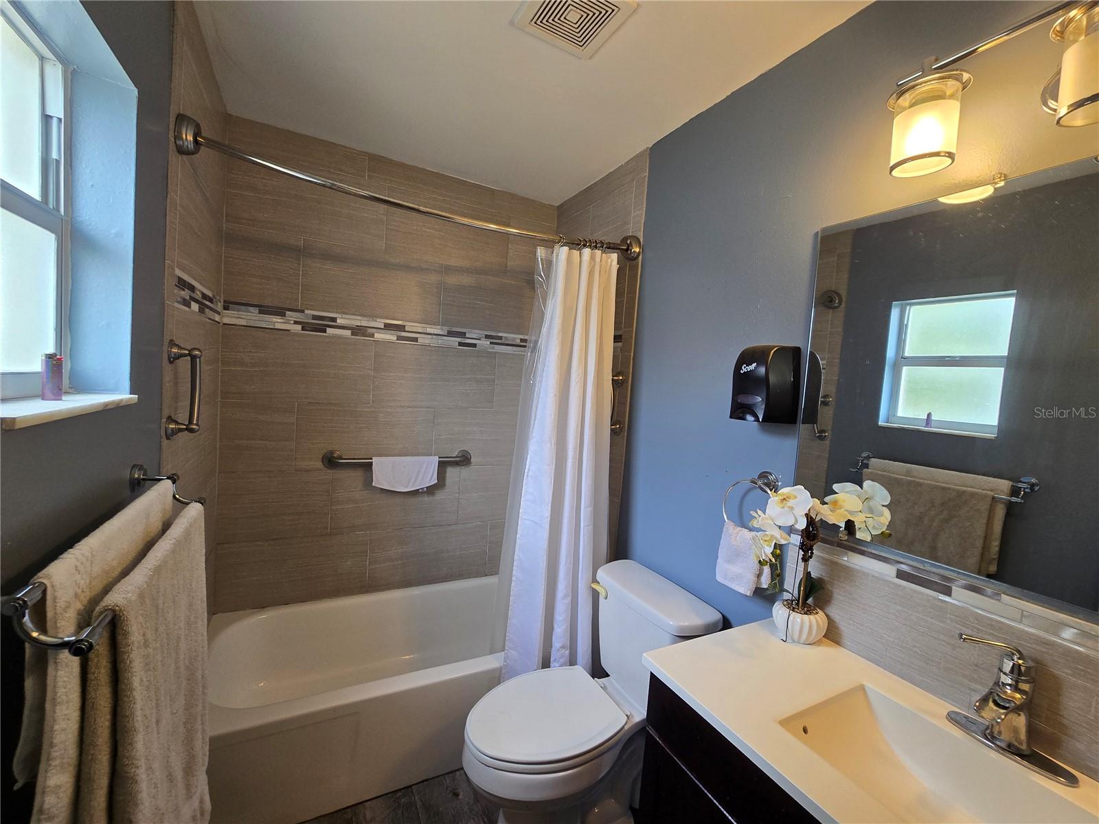 Image 22 of 31 For 2154 Devon Drive