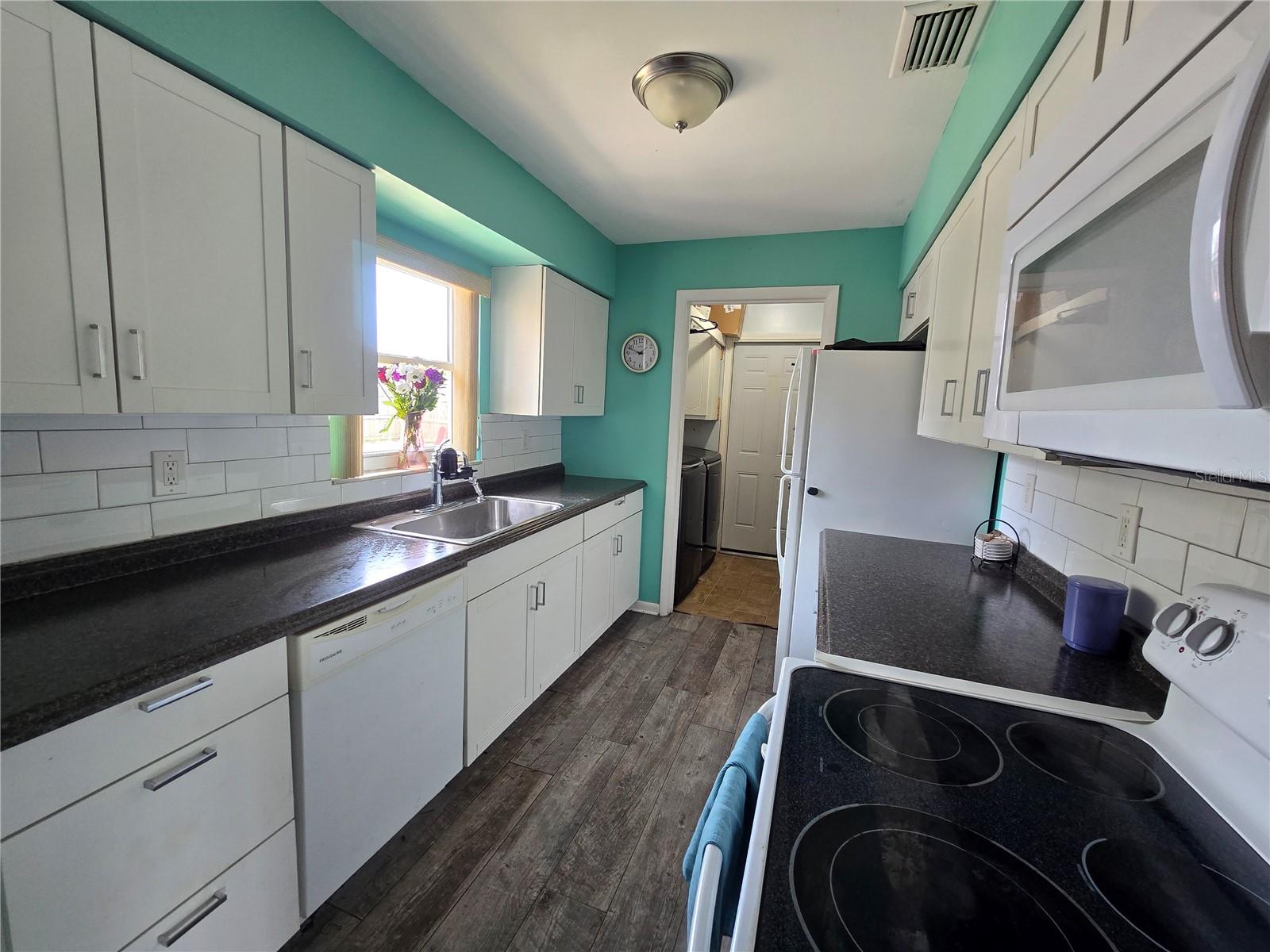 Image 9 of 31 For 2154 Devon Drive