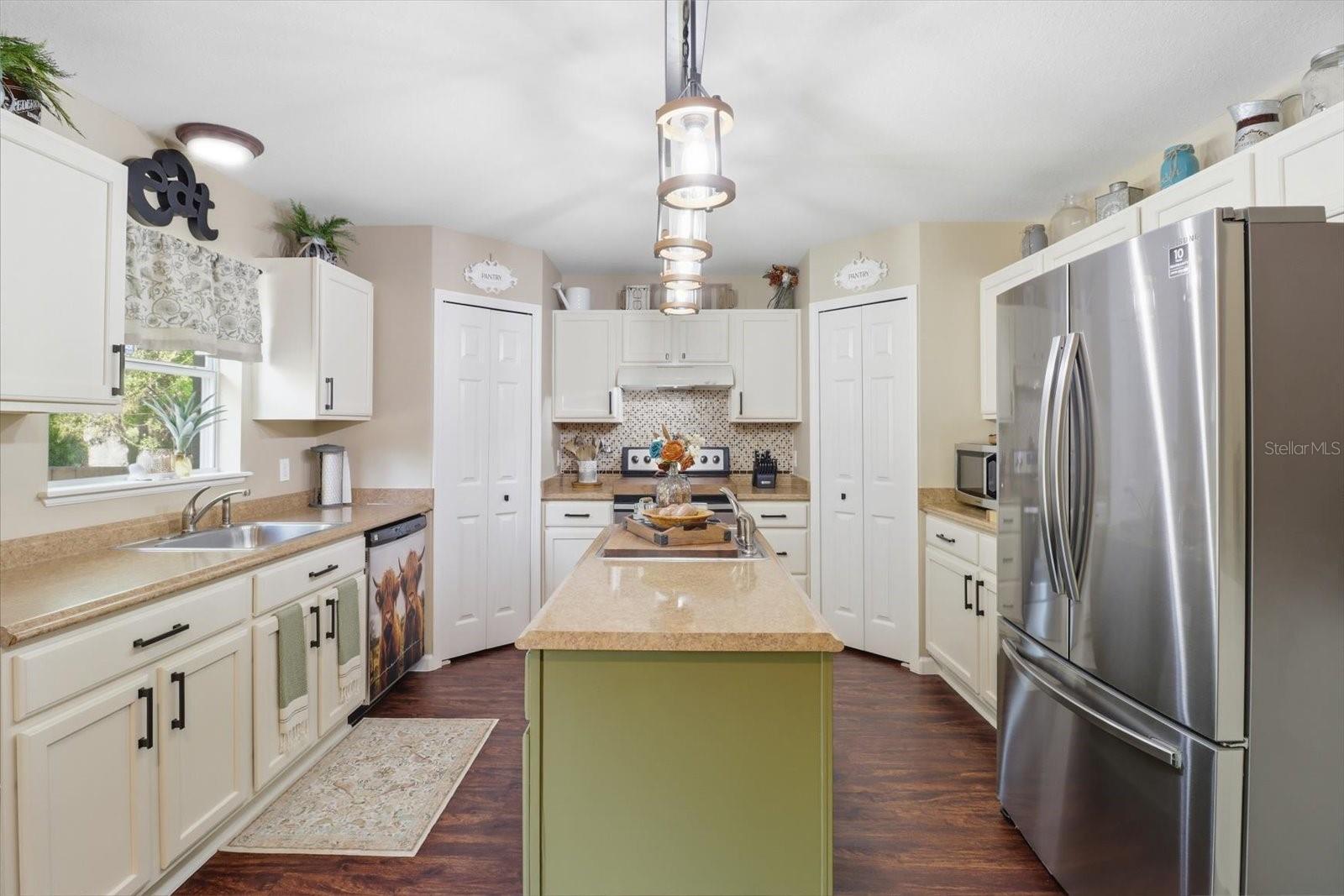 Image 14 of 50 For 9508 Dawnflower Avenue