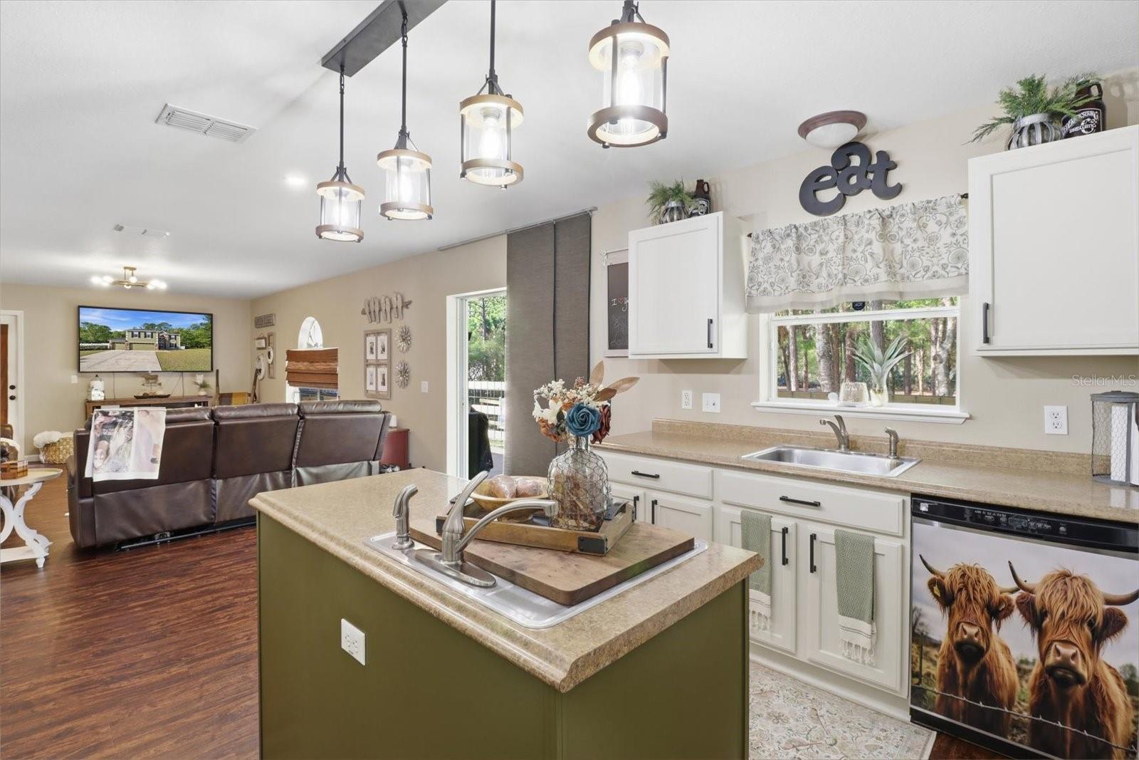 Image 15 of 50 For 9508 Dawnflower Avenue