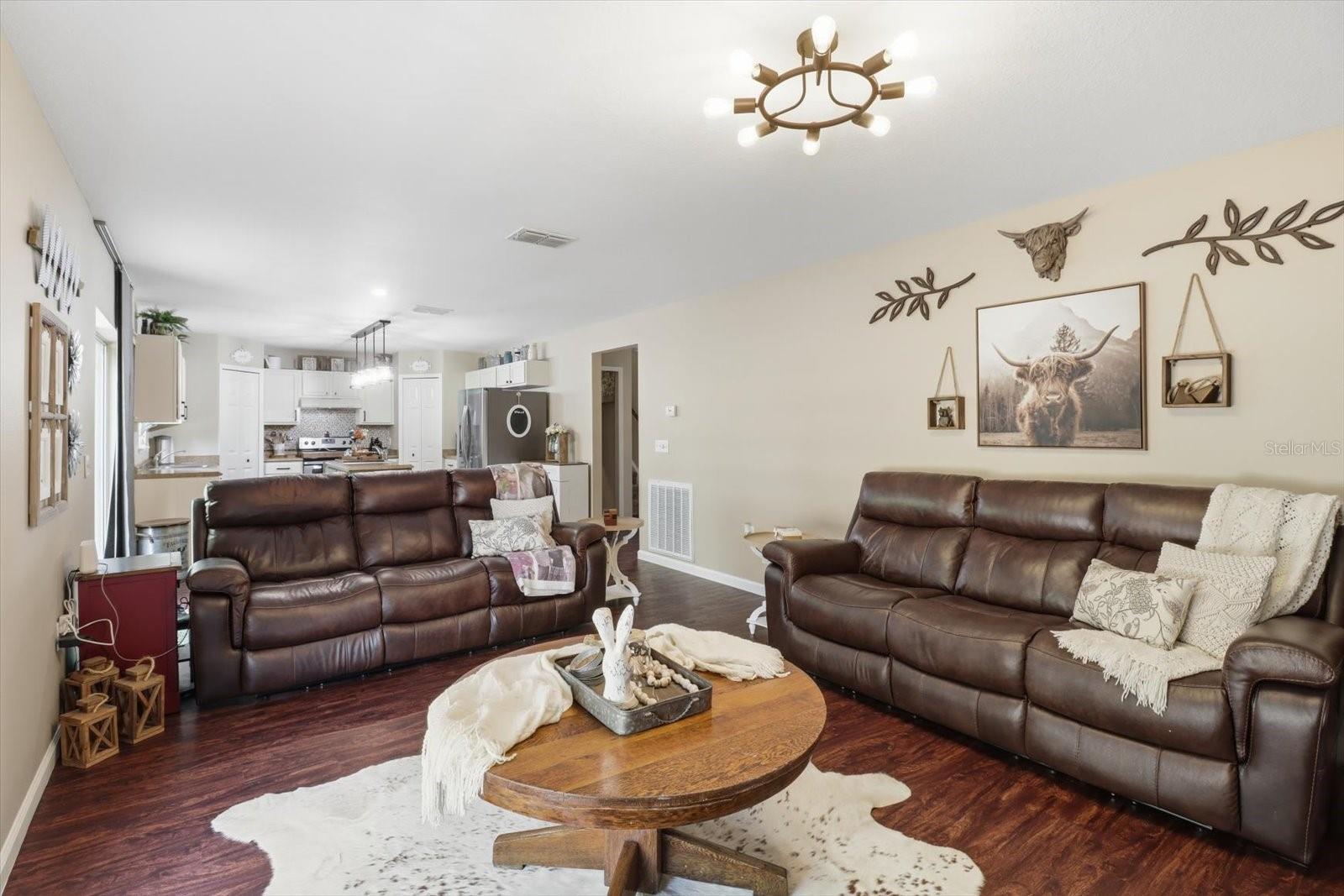 Image 19 of 50 For 9508 Dawnflower Avenue