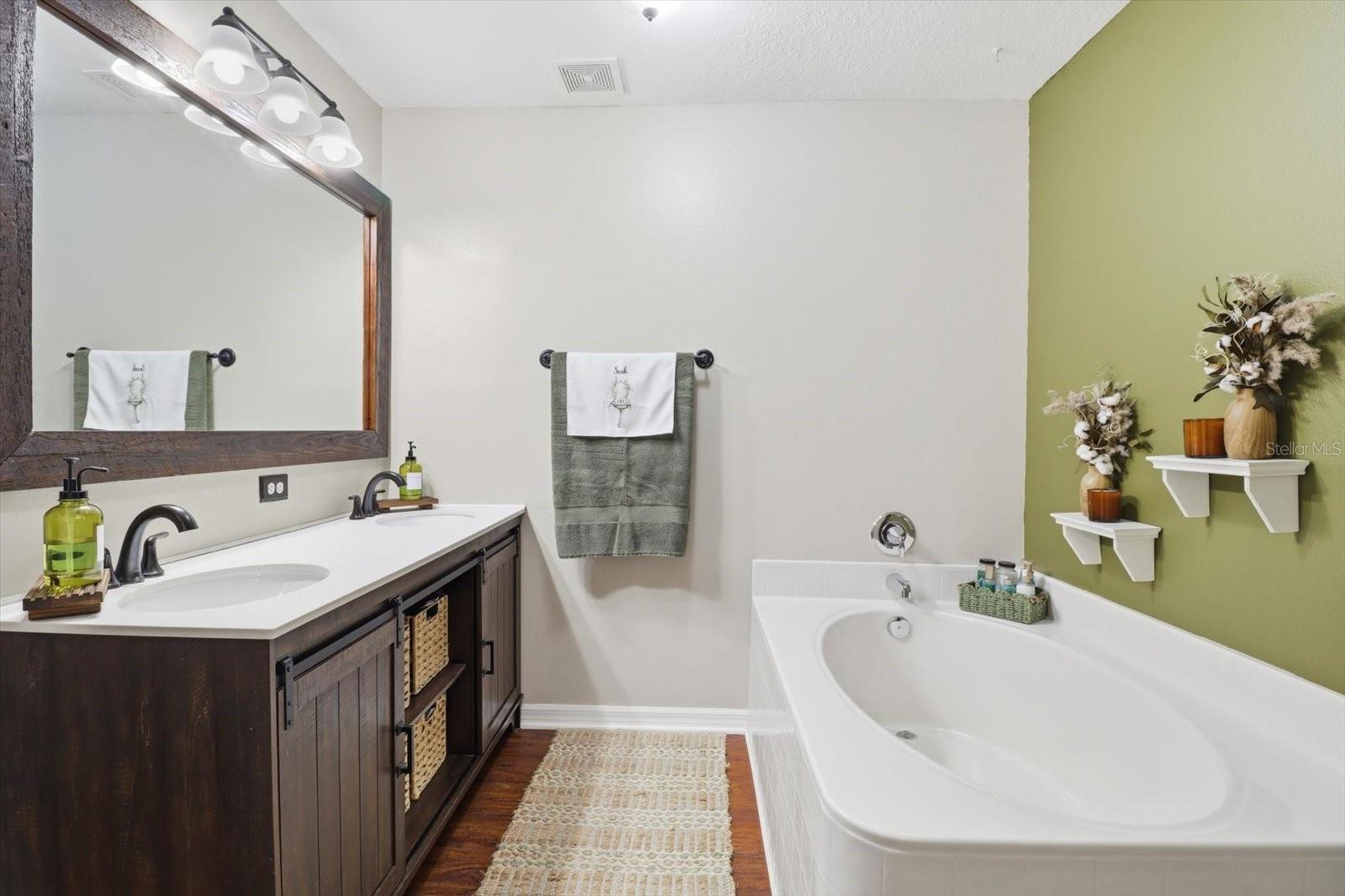 Image 31 of 50 For 9508 Dawnflower Avenue