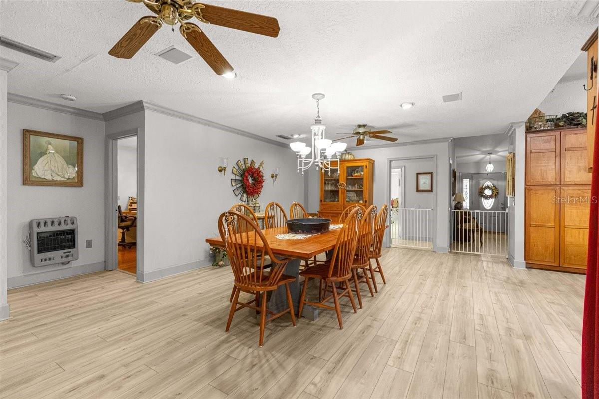 Image 17 of 53 For 11470 73rd Court
