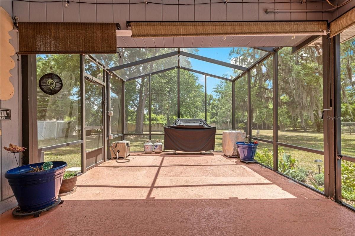 Image 43 of 53 For 11470 73rd Court