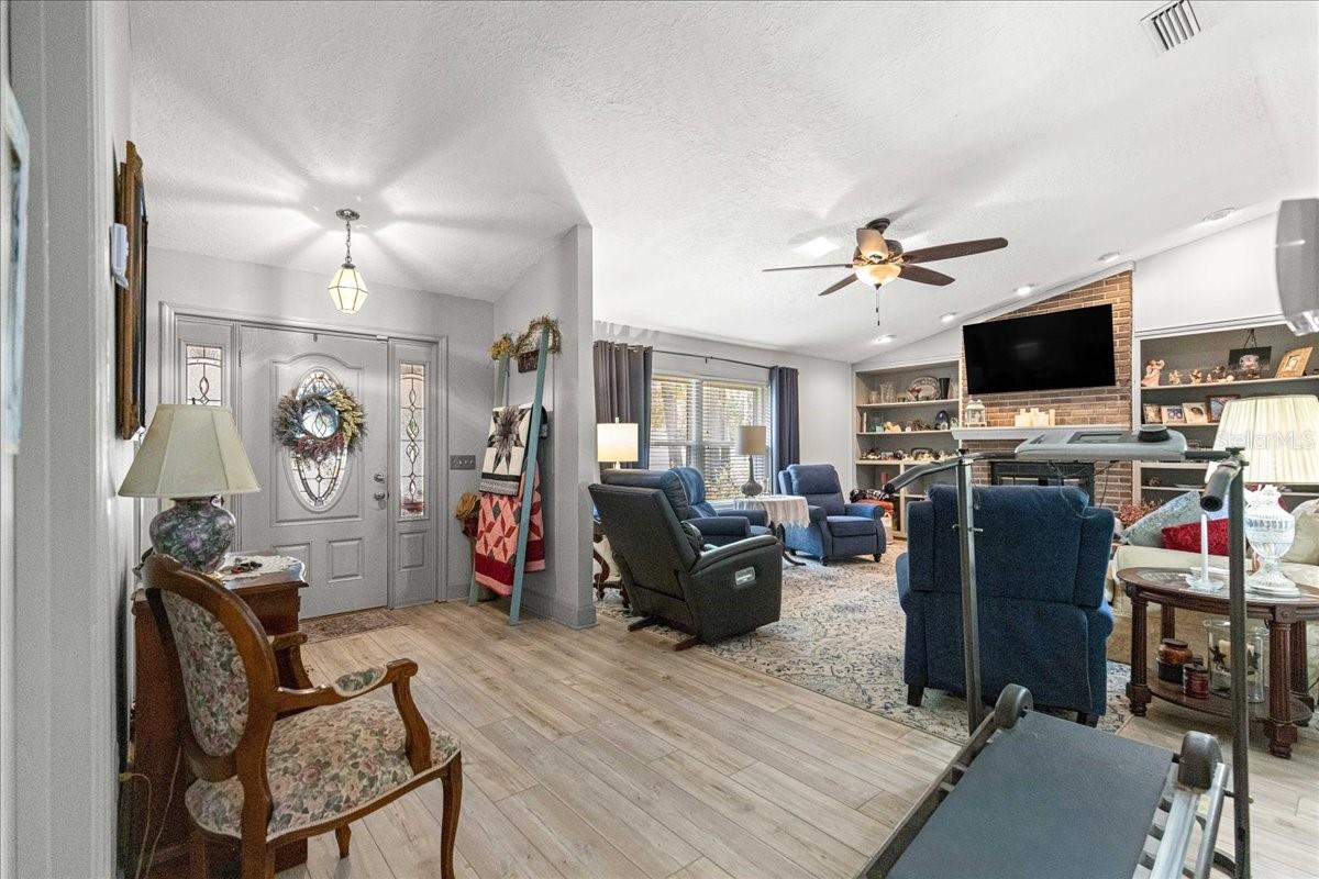 Image 8 of 53 For 11470 73rd Court
