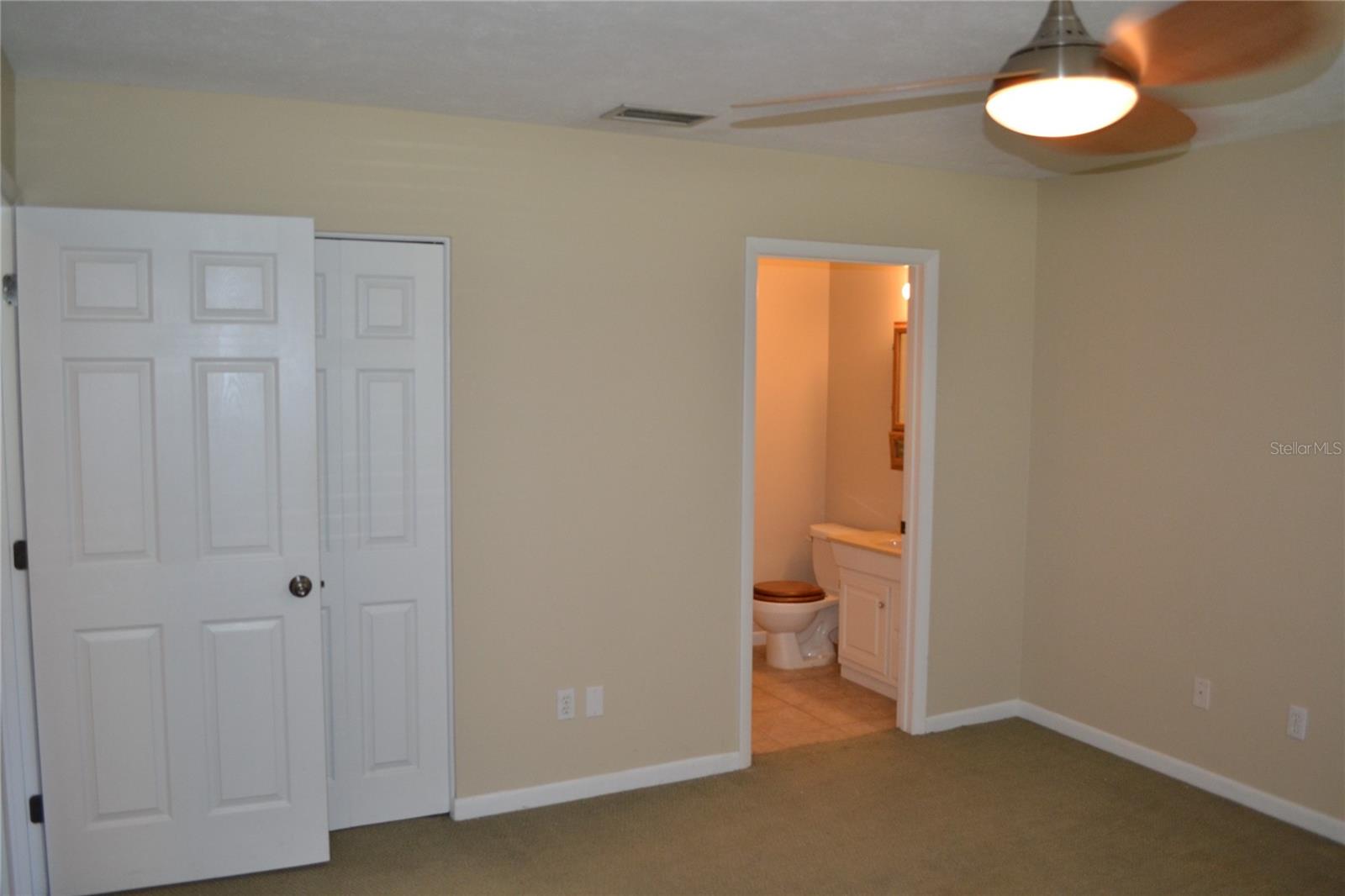 Image 33 of 47 For 26 Ocale Way