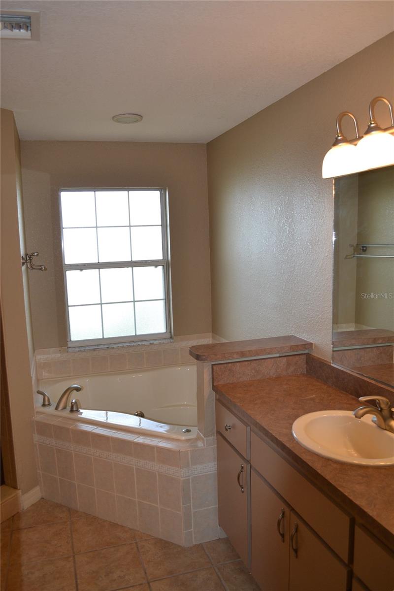 Image 44 of 47 For 26 Ocale Way