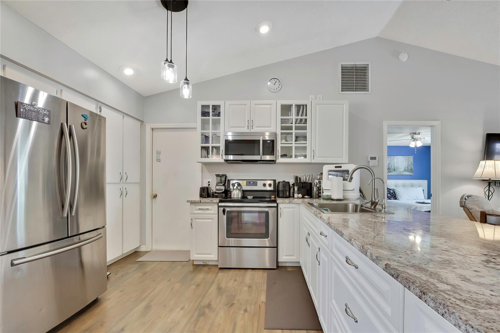 Image 13 of 56 For 9690 Alder Avenue