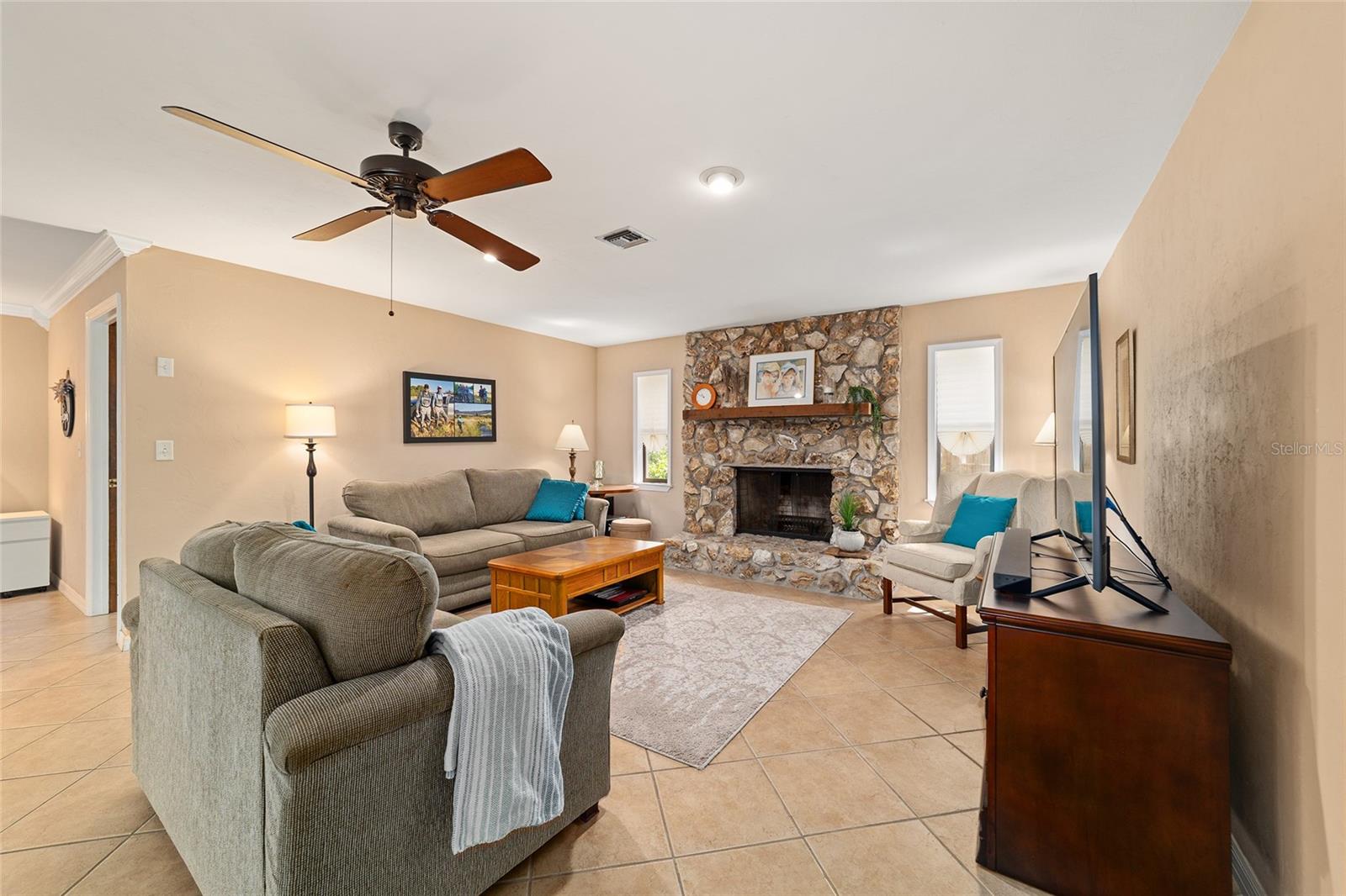 Image 7 of 33 For 4528 4th Place