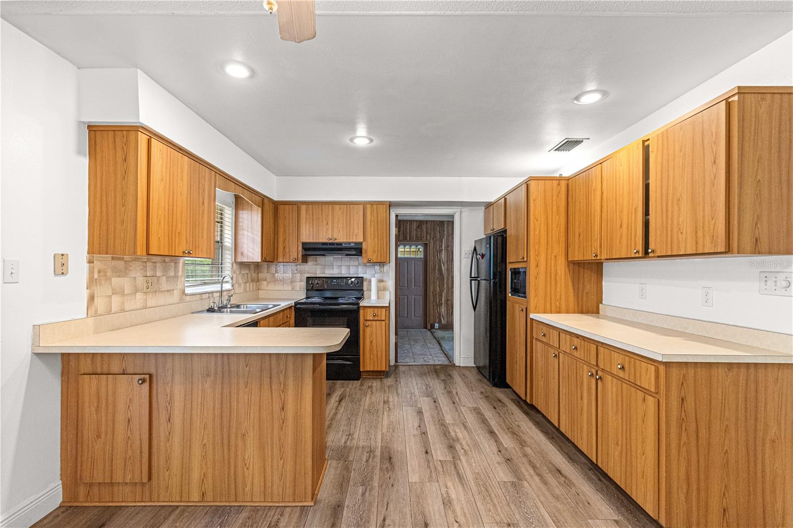 Image 10 of 39 For 1421 23rd Street