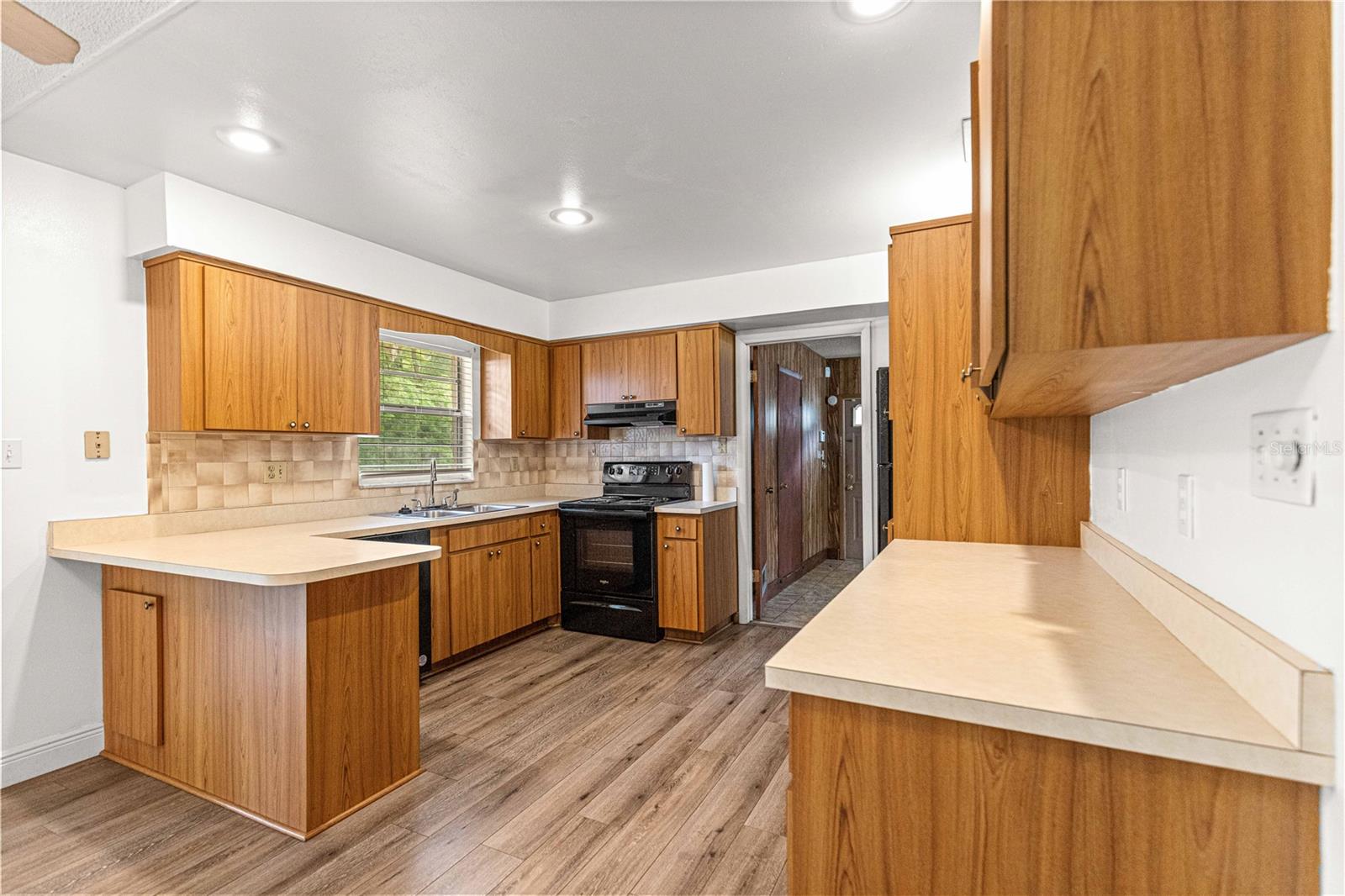 Image 9 of 39 For 1421 23rd Street
