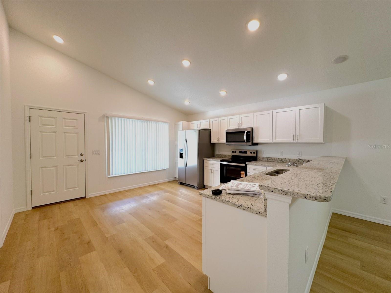 Image 2 of 18 For 908 Columbia Lane