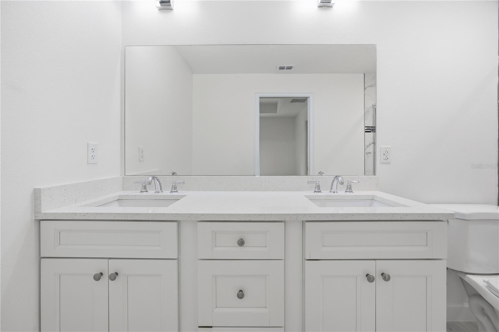 Image 24 of 38 For 15649 40th Street