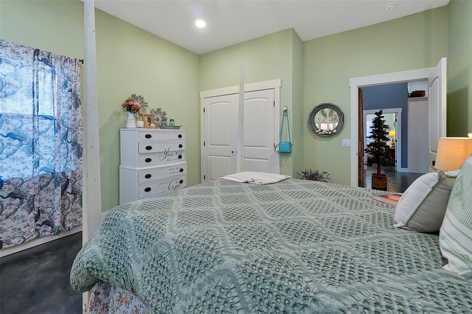 Listing photo id 31 for 3395 Lake Buffum Road E