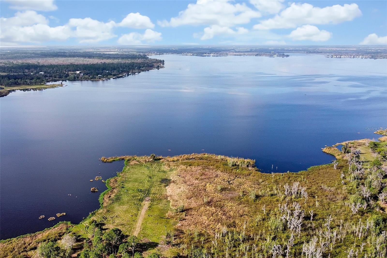 Listing photo id 2 for 3395 Lake Buffum Road E