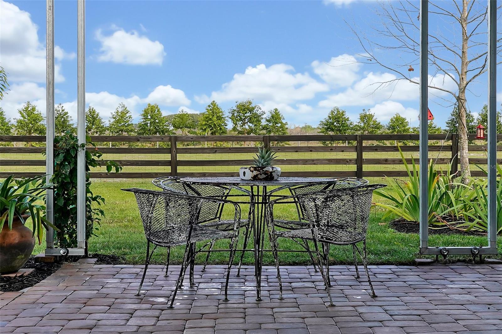 Listing photo id 43 for 3395 Lake Buffum Road E