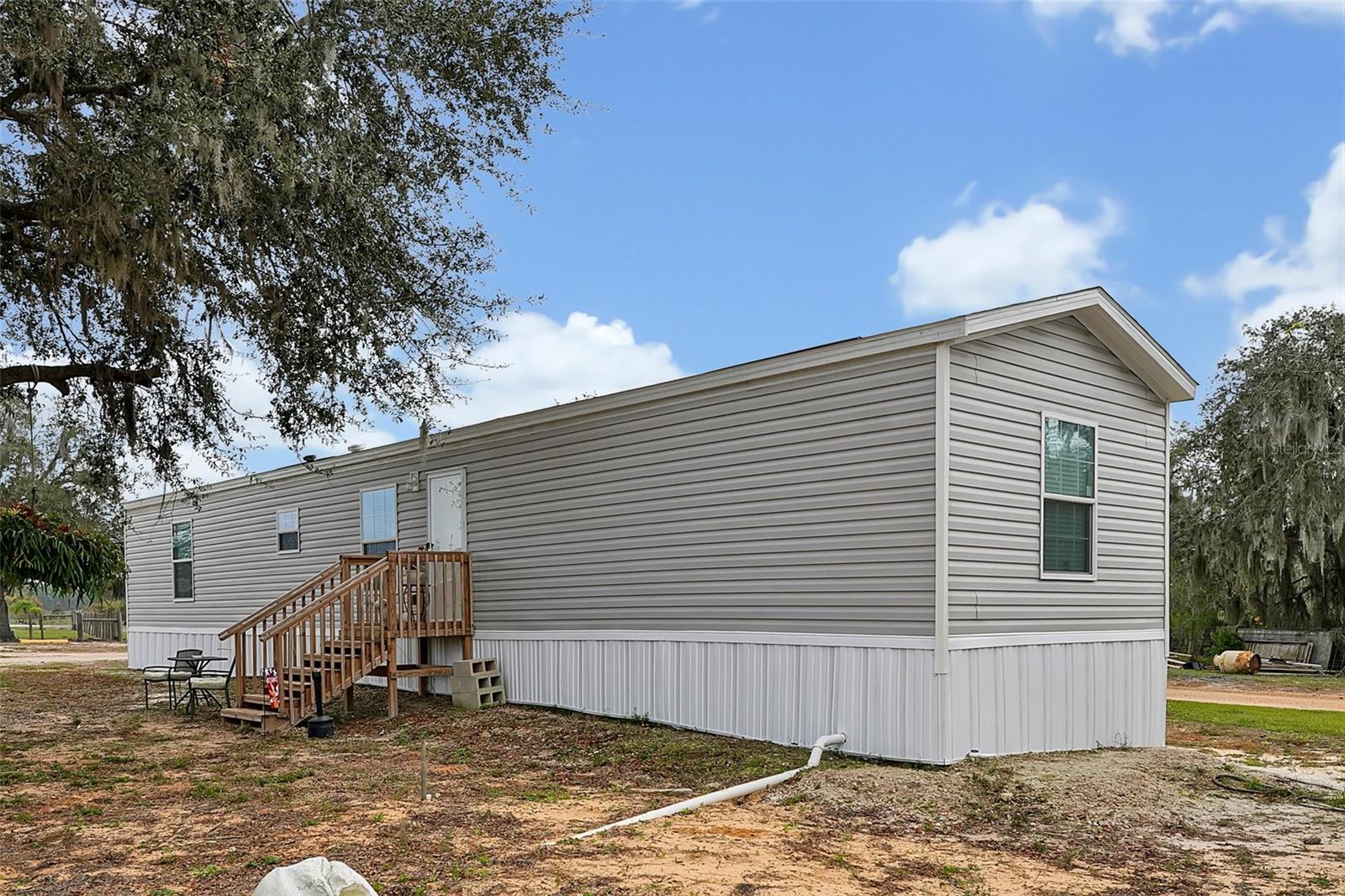 Listing photo id 58 for 3395 Lake Buffum Road E