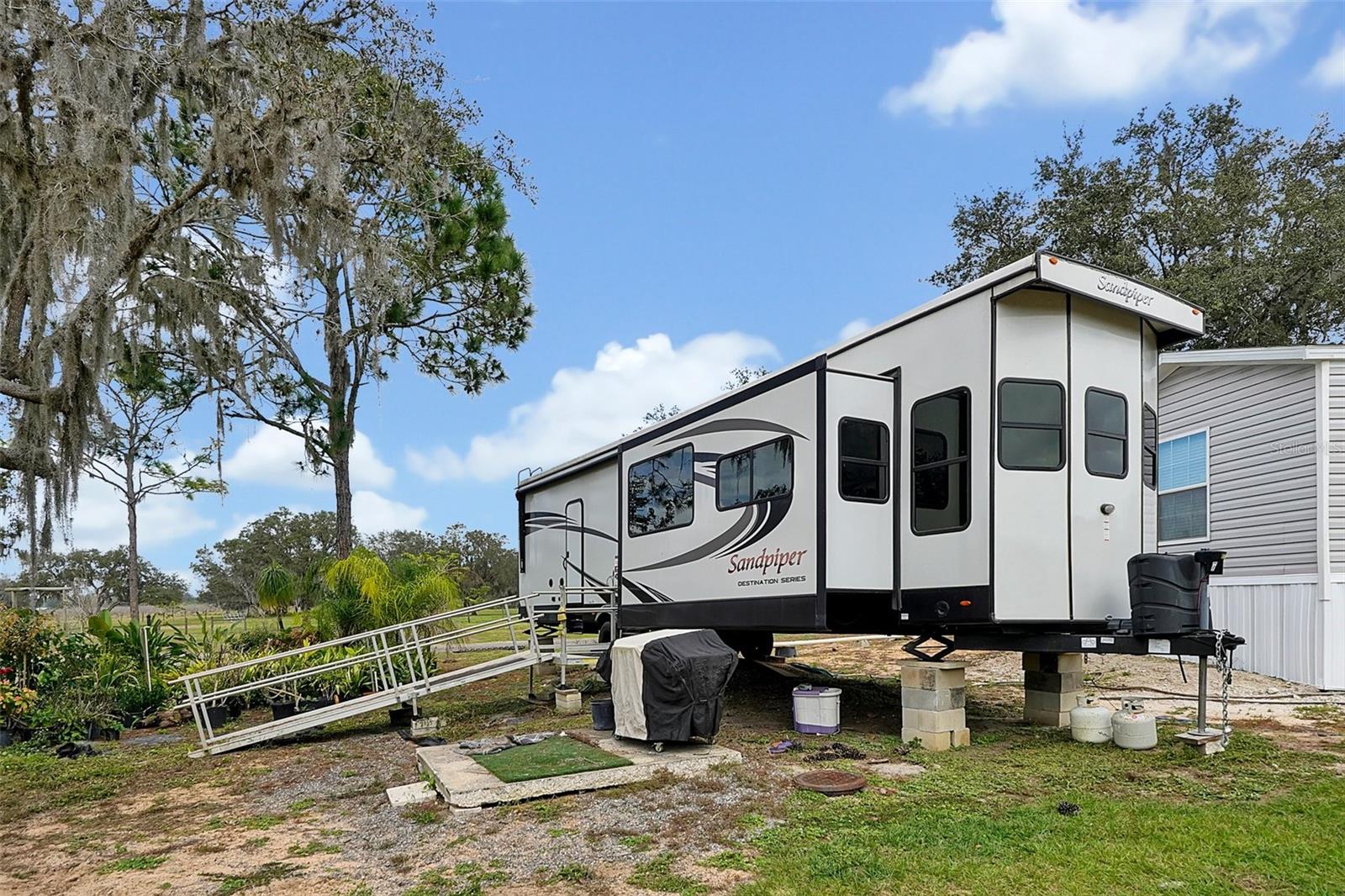 Listing photo id 59 for 3395 Lake Buffum Road E