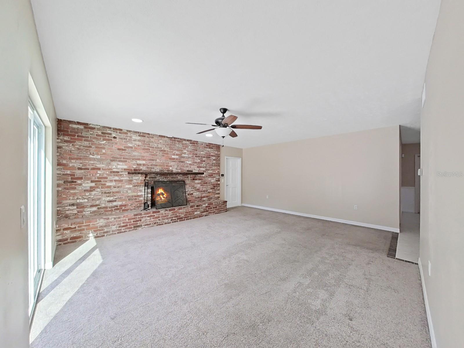 Listing photo id 26 for 11910 Riverhills Drive