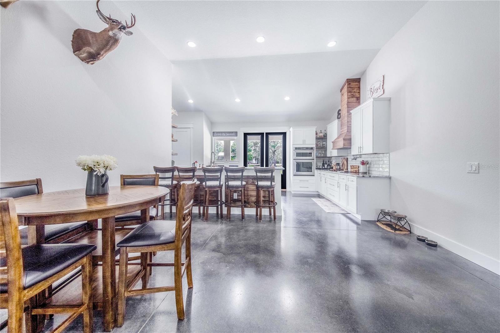 Image 13 of 56 For 12510 Lake Hatchineha Road