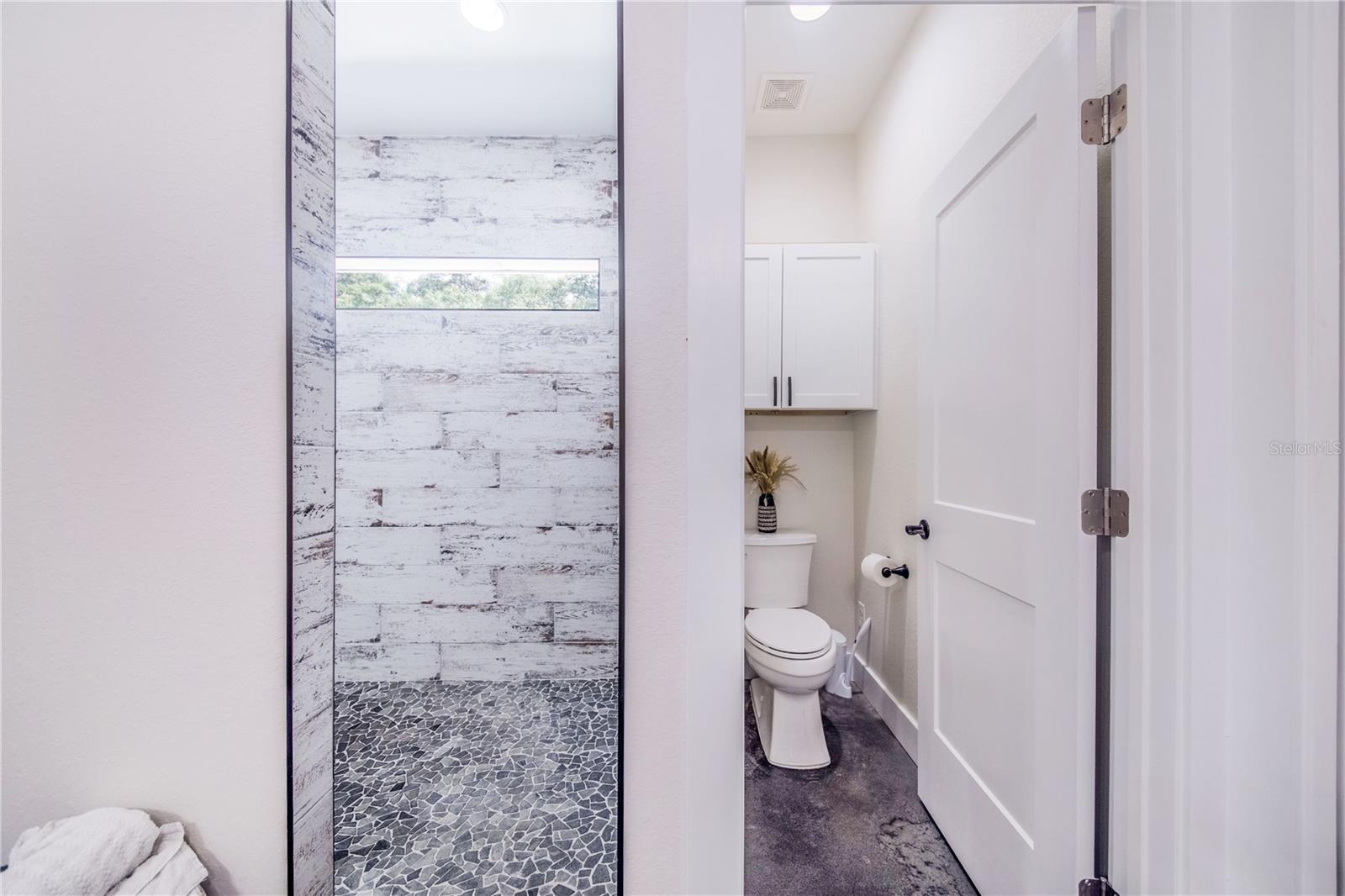 Image 23 of 56 For 12510 Lake Hatchineha Road